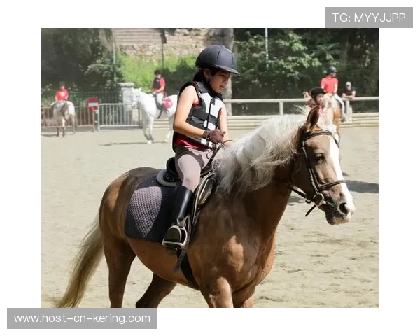 西班牙马术代表队在欧洲马术锦标赛中获得团体障碍赛银牌。，西班牙马竞队